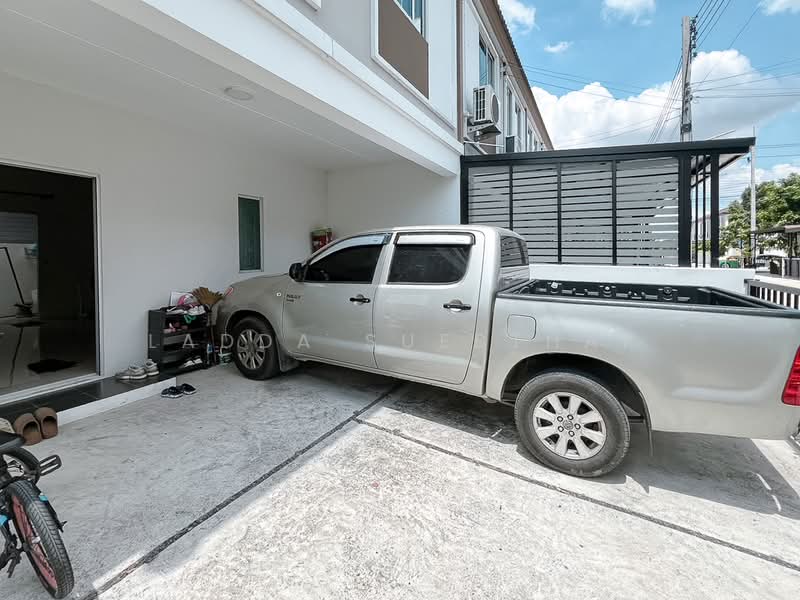 Baan Pruksa Lumlukka-Wongwaen, Pathum Thani, 64 Lam Luk Ka Road, Lam Luk Ka, Lam Luk Ka, Pathum Thani, 3 Bedrooms, 120 sqm, Townhouse For Sale, by Ladda Suebthai, 500200921 - DDproperty.com