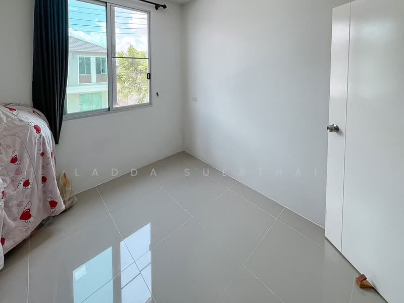 Baan Pruksa Lumlukka-Wongwaen, Pathum Thani, 64 Lam Luk Ka Road, Lam Luk Ka, Lam Luk Ka, Pathum Thani, 3 Bedrooms, 120 sqm, Townhouse For Sale, by Ladda Suebthai, 500200921 - DDproperty.com