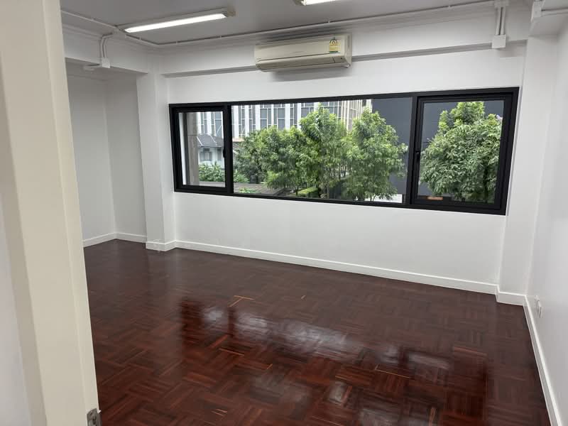 Rent office Space Near MRT Sukhumvit & BTS Asok, Bangkok, Khlongtoei Nua, Watthana, Bangkok, , 120 sqm, Office Space For Rent, by Suchart Gambhir, 500200922 - DDproperty.com