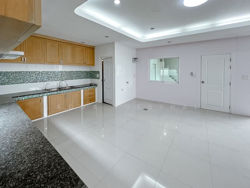 Kansiri Ramintra-Nuan Chan 48, Bangkok, Nuan Chan, Bueng Kum, Bangkok, 3 Bedrooms, 197 sqm, Townhouse For Sale, by Ladda Suebthai, 500200928 - DDproperty.com