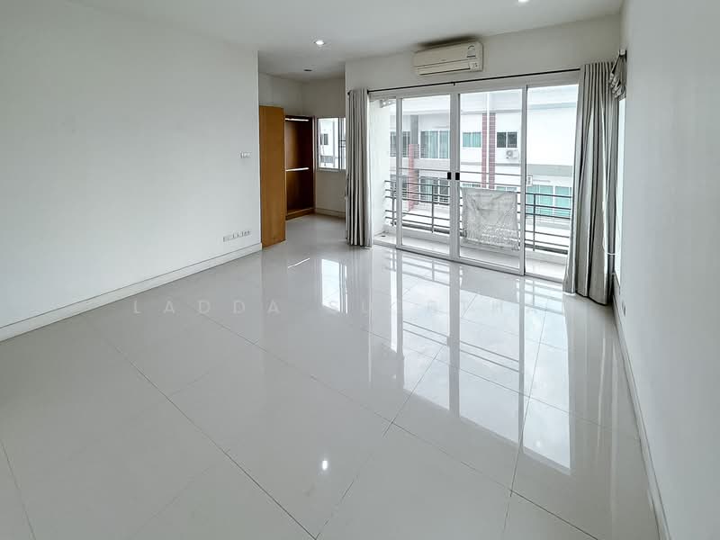 Kansiri Ramintra-Nuan Chan 48, Bangkok, Nuan Chan, Bueng Kum, Bangkok, 3 Bedrooms, 197 sqm, Townhouse For Sale, by Ladda Suebthai, 500200928 - DDproperty.com