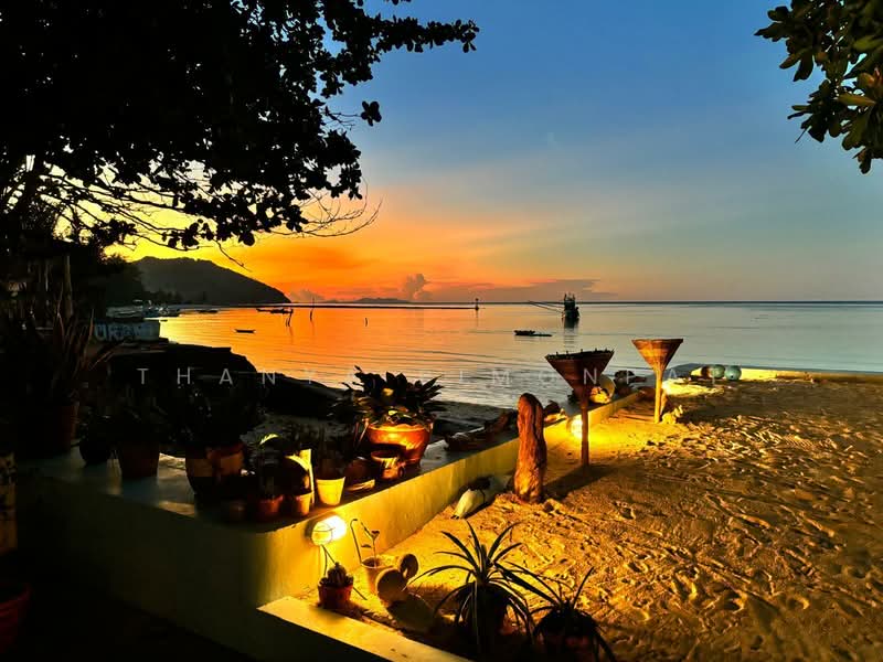 Ultimate Beachfront Bliss 3 Bedrooms House in Chaloklum, Surat Thani, Ko Phangan, Ko Phangan, Surat Thani, 3 Bedrooms, 180 sqm, Villa For Sale, by Thanya Pimonpat, 500201147 - DDproperty.com