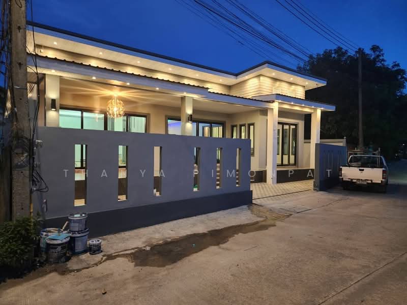Modern Single Story House for Sale in Nathon, Surat Thani, Nha Mueng, Ko Samui, Surat Thani, 3 Bedrooms, 300 sqm, Villa For Sale, by Thanya Pimonpat, 500201166 - DDproperty.com