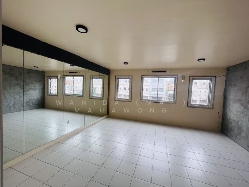 ให้เช่า - 2 Bedroom 4 Bathroom 4 storey retail building in Phuket town, ภูเก็ต