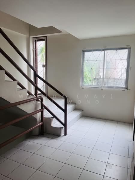 For Rent - 2 Bedroom 4 Bathroom 4 storey retail building in Phuket town, Phuket