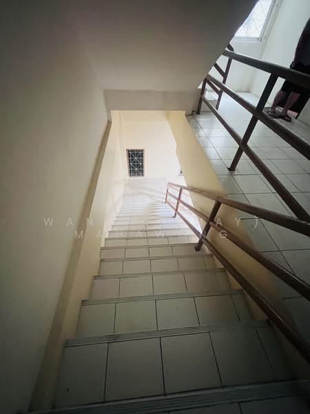 For Rent - 2 Bedroom 4 Bathroom 4 storey retail building in Phuket town, Phuket