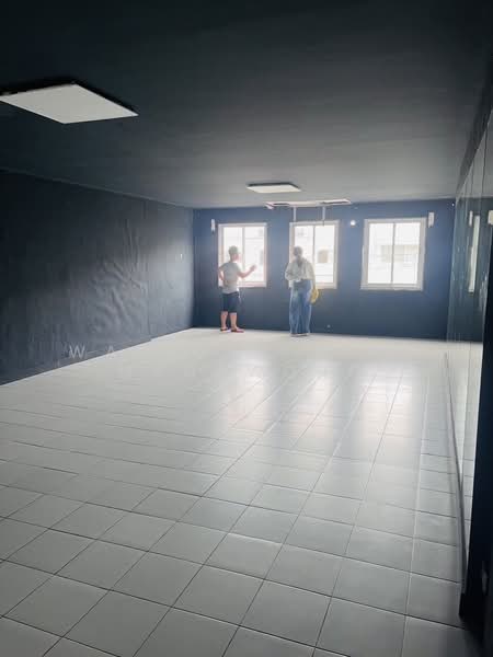 For Rent - 2 Bedroom 4 Bathroom 4 storey retail building in Phuket town, Phuket