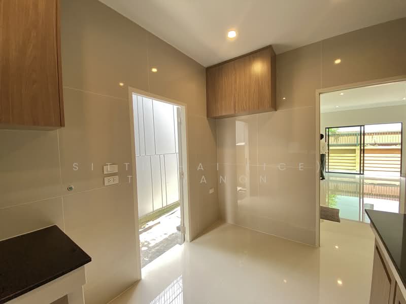 Burasiri Pattanakarn, Bangkok, New Pattanakarn Road, Prawet, Prawet, Bangkok, 4 Bedrooms, 210 sqm, Single Detached House For Sale, by Sittichai (Ice) Tulyanon, 500201989 - DDproperty.com