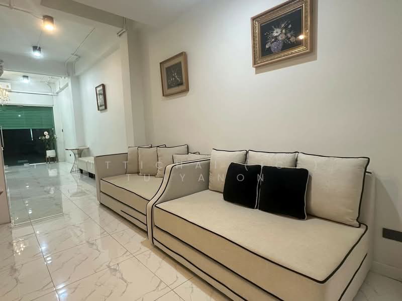 For sale/rent, 4-storey commercial building, stand alone, with parking lot, นนทบุรี, ศาลากลาง, บางกรวย, นนทบุรี, 474 ตร.ม., ทาวน์เฮ้าส์ ขาย, โดย Sittichai (Ice) Tulyanon, 500202005 - DDproperty.com