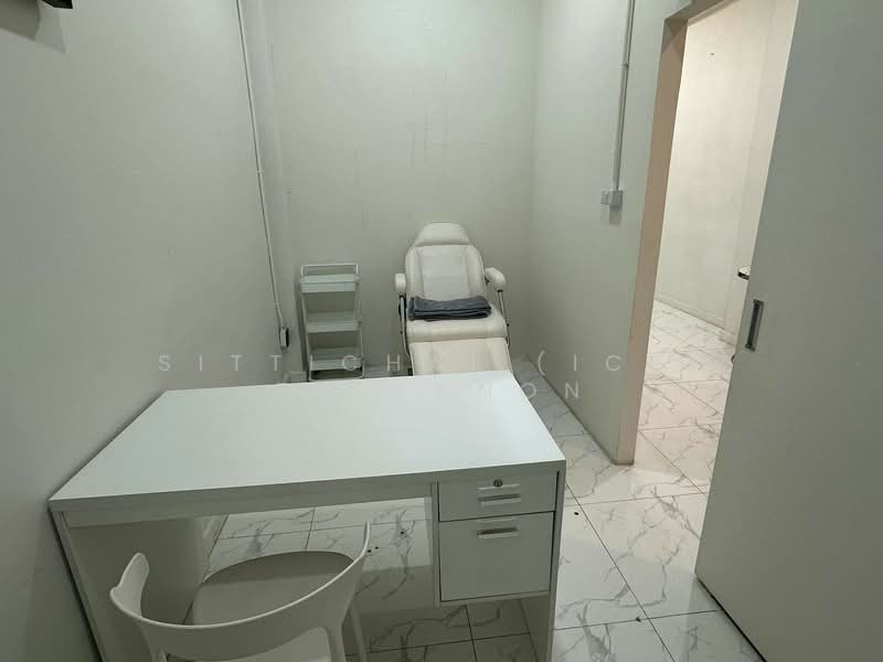 For sale/rent, 4-storey commercial building, stand alone, with parking lot, Nonthaburi, Sala Klang, Bang Kruai, Nonthaburi, 4 Bedrooms, 474 sqm, Townhouse For Sale, by Sittichai (Ice) Tulyanon, 500202005 - DDproperty.com