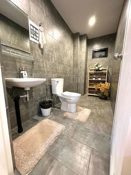 For sale/rent, 4-storey commercial building, stand alone, with parking lot, Nonthaburi, Sala Klang, Bang Kruai, Nonthaburi, 4 Bedrooms, 474 sqm, Townhouse For Sale, by Sittichai (Ice) Tulyanon, 500202005 - DDproperty.com