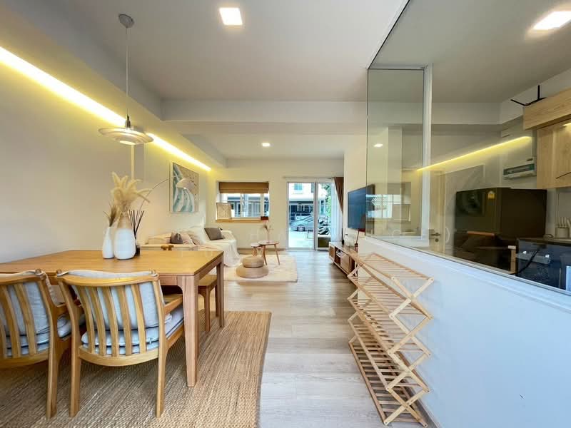 Indy Bangna-Ramkhamhaeng 2, Bangkok, Soi 7, Dok Mai, Prawet, Bangkok, 3 Bedrooms, 122 sqm, Townhouse For Rent, by Sittichai (Ice) Tulyanon, 500202058 - DDproperty.com