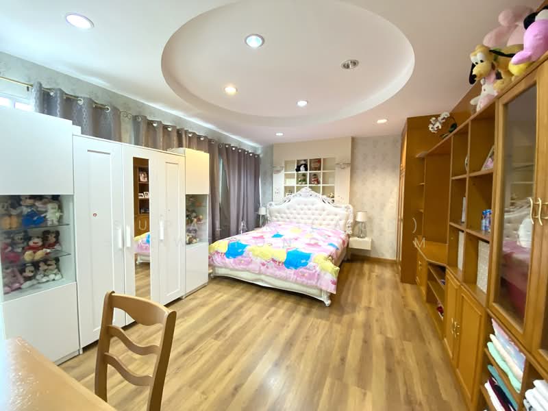 Baan Klang Krung Sathorn-Narathiwas, Bangkok, 599 Nonsi Road, Chong Nonsi, Yan Nawa, Bangkok, 4 Bedrooms, 300 sqm, Townhouse For Sale, by Sittichai (Ice) Tulyanon, 500202145 - DDproperty.com