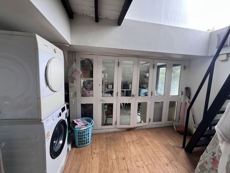 Renovated Townhouse Close to Samitivej Hospital, Bangkok, Khlong Tan Nua, Watthana, Bangkok, 4 Bedrooms, 230 sqm, Townhouse For Sale, by Sittichai (Ice) Tulyanon, 500202168 - DDproperty.com