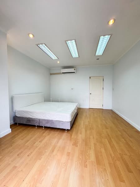 House in Lat Phrao–Wang Hin Soi 18 for Rent, Bangkok, Lat Phrao, Lat Phrao, Bangkok, 3 Bedrooms, 300 sqm, Single Detached House For Rent, by Sittichai (Ice) Tulyanon, 500202244 - DDproperty.com