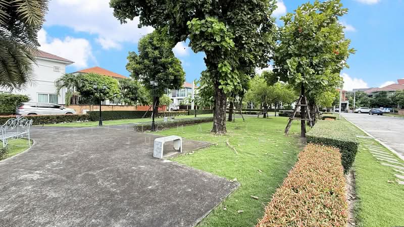 Golden Town Onnut-Pattanakarn, Bangkok, 199 Soi On Nut 65 Yeak 14, Prawet, Prawet, Bangkok, 4 Bedrooms, 200 sqm, Townhouse For Sale, by Sittichai (Ice) Tulyanon, 500202247 - DDproperty.com