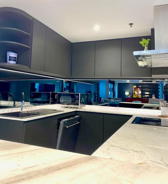 Sukhumvit Suite, Bangkok, 19 Soi Sukhumvit 13, Khlongtoei Nua, Watthana, Bangkok, 2 Bedrooms, 123 sqm, Condo For Rent, by Sittichai (Ice) Tulyanon, 500202259 - DDproperty.com