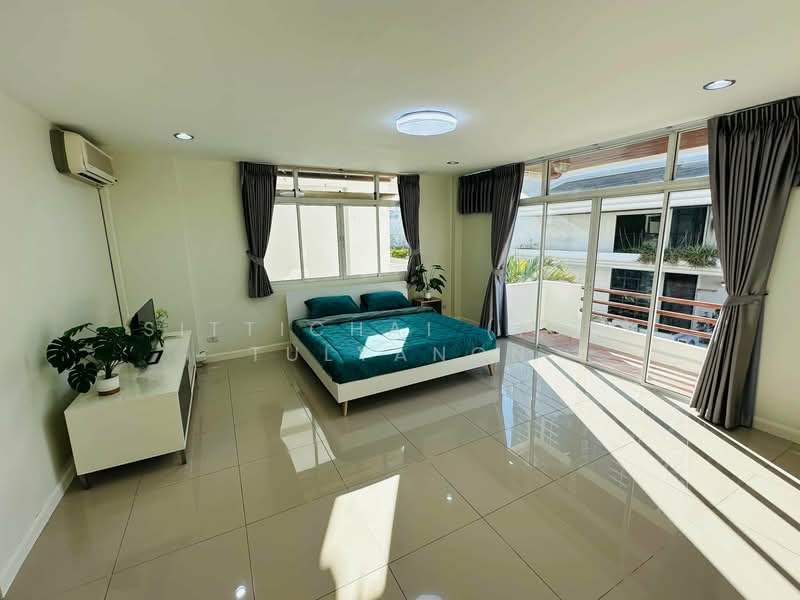 Single House 5 Bedrooms near Emporium, Terminal 2, bangkok, Khlong Tan Nua, Watthana, Bangkok, 5 Bedrooms, 400 sqm, Single Detached House For Rent, by Sittichai (Ice) Tulyanon, 500202307 - DDproperty.com