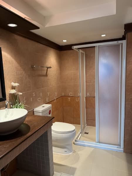 Baan Suanpetch, Bangkok, 18 Soi Sukhumvit 39, Khlong Tan Nua, Watthana, Bangkok, 2 Bedrooms, 135 sqm, Condo For Rent, by Sittichai (Ice) Tulyanon, 500202337 - DDproperty.com
