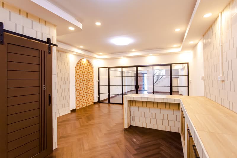 Fully Renovated 4 Bedroom Townhouse Facing Central Eastville, Bangkok, Khlong Chaokhun Sing, Wang Thonglang, Bangkok, 4 Bedrooms, 300 sqm, Townhouse For Sale, by Sittichai (Ice) Tulyanon, 500202373 - DDproperty.com