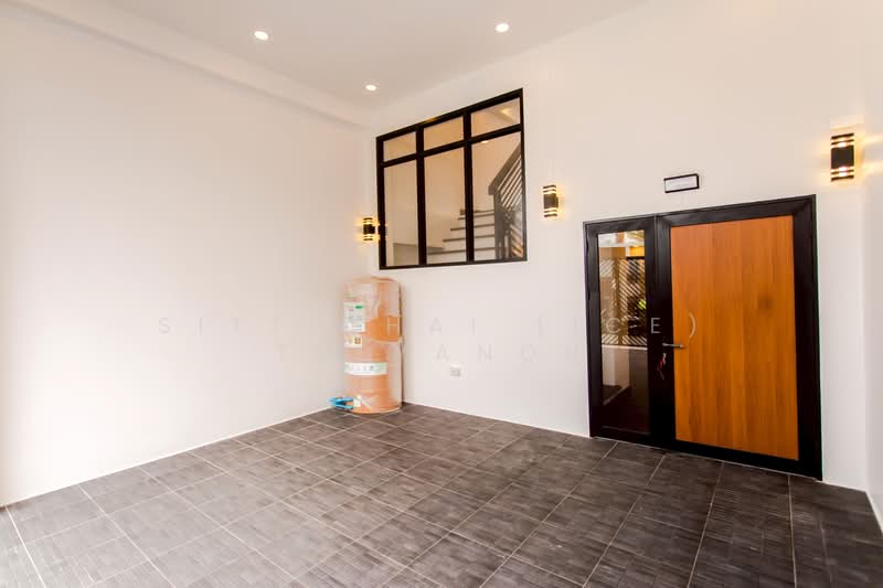 Fully Renovated 4 Bedroom Townhouse Facing Central Eastville, Bangkok, Khlong Chaokhun Sing, Wang Thonglang, Bangkok, 4 Bedrooms, 300 sqm, Townhouse For Sale, by Sittichai (Ice) Tulyanon, 500202373 - DDproperty.com