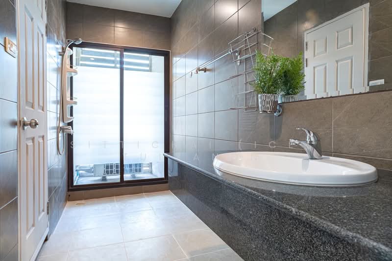 Areeya Mandarina Sukhumvit 77, Bangkok, Sukhumvit 77 Road (On Nut), Suan Luang, Suan Luang, Bangkok, 3 Bedrooms, 195 sqm, Townhouse For Sale, by Sittichai (Ice) Tulyanon, 500202392 - DDproperty.com