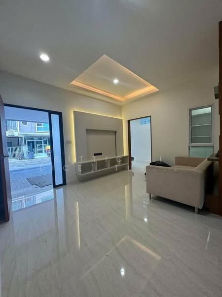 Villette City Pattanakarn 38, Bangkok, Phatthanakan Road, Prawet, Prawet, Bangkok, 3 Bedrooms, 300 sqm, Single Detached House For Sale, by Sittichai (Ice) Tulyanon, 500202418 - DDproperty.com