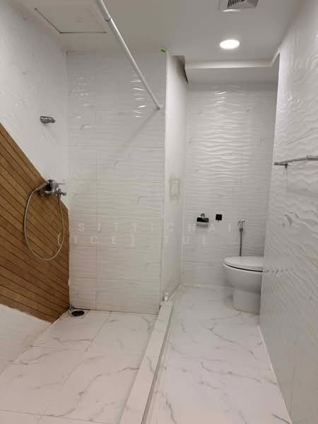 President Park Sukhumvit 24, Bangkok, 99 Sukhumvit 24 Alley, Khlongtoei Nua, Watthana, Bangkok, 3 Bedrooms, 220 sqm, Condo For Rent, by Sittichai (Ice) Tulyanon, 500202434 - DDproperty.com