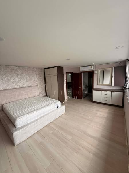 President Park Sukhumvit 24, Bangkok, 99 Sukhumvit 24 Alley, Khlongtoei Nua, Watthana, Bangkok, 3 Bedrooms, 220 sqm, Condo For Rent, by Sittichai (Ice) Tulyanon, 500202434 - DDproperty.com