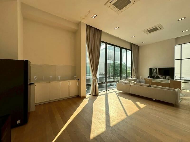 The Glamor Ekkamai – Praditmanutham, Bangkok, Soi Praditmanutham 8, Khlong Chaokhun Sing, Wang Thonglang, Bangkok, 3 Bedrooms, 412 sqm, Single Detached House For Sale, by Sittichai (Ice) Tulyanon, 500202473 - DDproperty.com