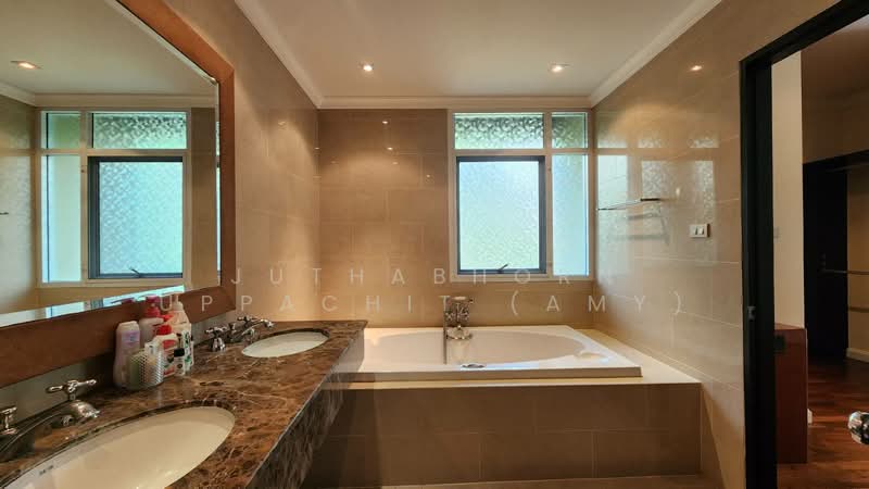 The Cadogan Private Residence, Bangkok, Soi Sukhumvit 39, Khlong Tan Nua, Watthana, Bangkok, 2 Bedrooms, 175 sqm, Condo For Rent, by Juthabhorn Uppachit (Amy), 500202541 - DDproperty.com