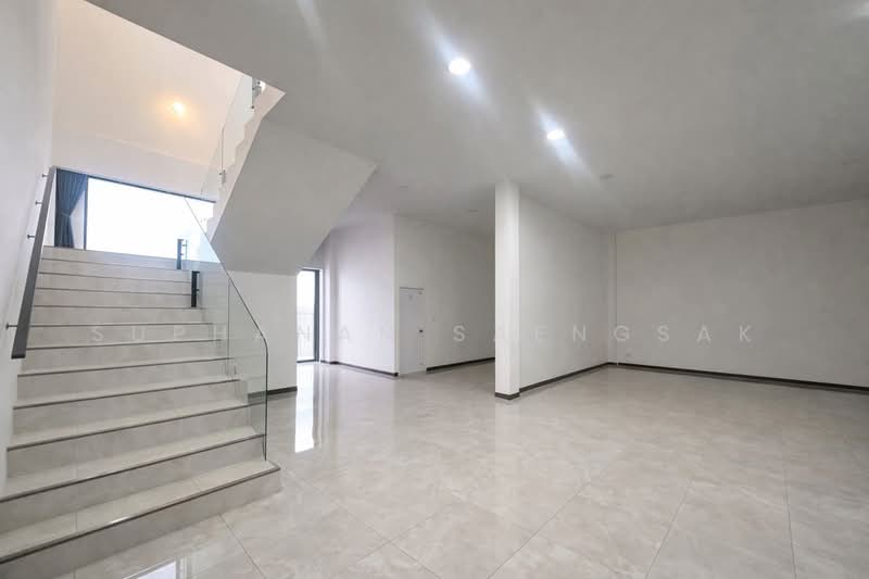 Factory For Rent at Samutsakorn, สมุทรสาคร, คลองมะเดื่อ, กระทุ่มแบน, สมุทรสาคร, 2,800 ตร.ม., โกดัง-โรงงาน ให้เช่า, โดย Suphanan Saengsak, 500202569 - DDproperty.com