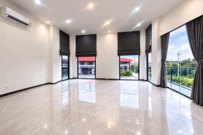 Factory For Rent at Samutsakorn, สมุทรสาคร, คลองมะเดื่อ, กระทุ่มแบน, สมุทรสาคร, 2,800 ตร.ม., โกดัง-โรงงาน ให้เช่า, โดย Suphanan Saengsak, 500202569 - DDproperty.com