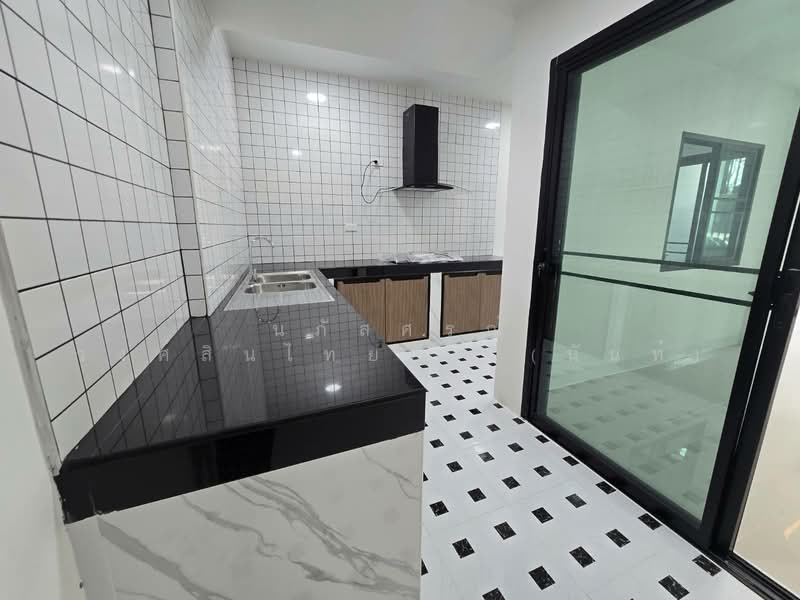 Muang Supthanee, Bangkok, Soi Leab Klong Song 25, Bang Chun, Khlong Sam Wa, Bangkok, 3 Bedrooms, 120 sqm, Townhouse For Sale, by นภัสศรณ์ วงศ์สินไทยกร (นันท์), 500202610 - DDproperty.com