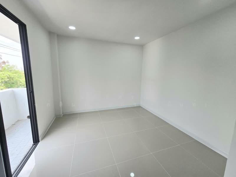 Muang Supthanee, Bangkok, Soi Leab Klong Song 25, Bang Chun, Khlong Sam Wa, Bangkok, 3 Bedrooms, 120 sqm, Townhouse For Sale, by นภัสศรณ์ วงศ์สินไทยกร (นันท์), 500202610 - DDproperty.com