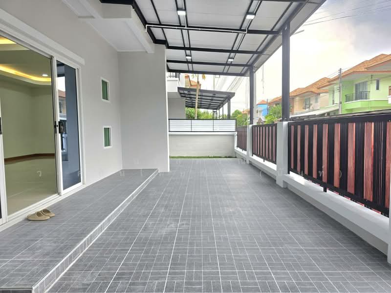 Phanason Villa Lumlukka-Klong 4 : พนาสนธิ์ วิลล่า ลำลูกกา-คลองสี่, ปทุมธานี, ชอย หมู่บ้านพนาสนธ์, ลาดสวาย, ลำลูกกา, ปทุมธานี, 160 ตร.ม., บ้านแฝด ขาย, โดย นภัสศรณ์ วงศ์สินไทยกร (นันท์), 500202614 - DDproperty.com