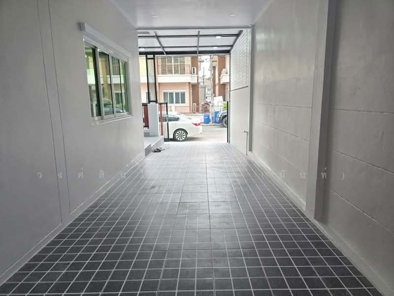 Phanason Villa Lumlukka-Klong 4, Pathum Thani, Soi Phanason Village, Lat Sawai, Lam Luk Ka, Pathum Thani, 4 Bedrooms, 160 sqm, Semi-Detached House (Twin House) For Sale, by นภัสศรณ์ วงศ์สินไทยกร (นันท์), 500202614 - DDproperty.com