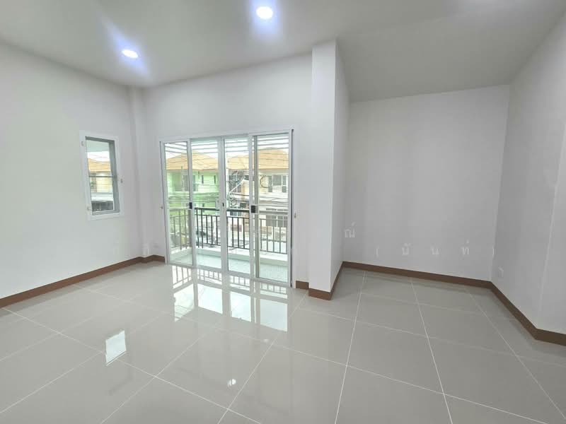 Phanason Villa Lumlukka-Klong 4, Pathum Thani, Soi Phanason Village, Lat Sawai, Lam Luk Ka, Pathum Thani, 4 Bedrooms, 160 sqm, Semi-Detached House (Twin House) For Sale, by นภัสศรณ์ วงศ์สินไทยกร (นันท์), 500202614 - DDproperty.com