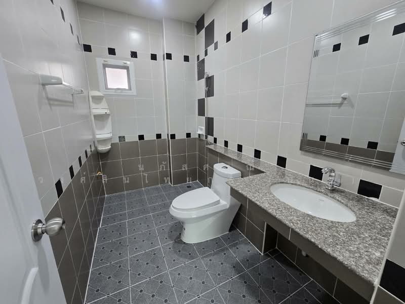 Phanason Villa Lumlukka-Klong 4, Pathum Thani, Soi Phanason Village, Lat Sawai, Lam Luk Ka, Pathum Thani, 4 Bedrooms, 160 sqm, Semi-Detached House (Twin House) For Sale, by นภัสศรณ์ วงศ์สินไทยกร (นันท์), 500202614 - DDproperty.com