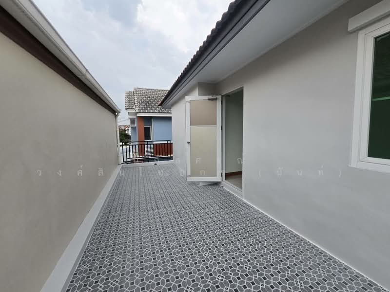 Phanason Villa Lumlukka-Klong 4, Pathum Thani, Soi Phanason Village, Lat Sawai, Lam Luk Ka, Pathum Thani, 4 Bedrooms, 160 sqm, Semi-Detached House (Twin House) For Sale, by นภัสศรณ์ วงศ์สินไทยกร (นันท์), 500202614 - DDproperty.com