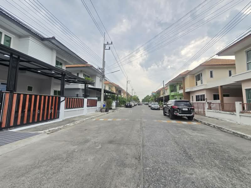 Phanason Villa Lumlukka-Klong 4 : พนาสนธิ์ วิลล่า ลำลูกกา-คลองสี่, ปทุมธานี, ชอย หมู่บ้านพนาสนธ์, ลาดสวาย, ลำลูกกา, ปทุมธานี, 160 ตร.ม., บ้านแฝด ขาย, โดย นภัสศรณ์ วงศ์สินไทยกร (นันท์), 500202614 - DDproperty.com