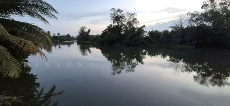 ขายที่ดิน 154.9 ตร.ว. ในเมืองสุราษฎร์ธานี เหมาะสร้างธุรกิจริมน้ำ บ้านวิวติดคลองมะขามเตี้ย, Surat Thani, Makham Tia, Muang Surat Thani, Surat Thani, , 620 sqm, Land For Sale, by Bunsong Yiambunya, 500202648 - DDproperty.com