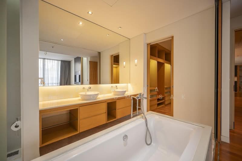 Domus 18, Bangkok, Soi Sukhumvit 18, Khlong Toei, Khlong Toei, Bangkok, 3 Bedrooms, 170 sqm, Condo For Rent, by Porntiwa Srikoedmeesak, 500202653 - DDproperty.com