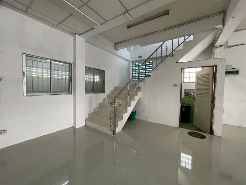 สำนักงาน 4 ชั้น 45 ตร.ว. สำนักงาน ติดถนนร่มเกล้า ใกล้ ม.เกษมบัณฑิต ร่มเกล้า ระหว่างซอยร่มเกล้า13-15, Bangkok, ถนนร่มเกล้า, Saen Sab, Min Buri, Bangkok, , 500 sqm, Office Space For Sale, by คุณ พัชรนันท์ พรมพิทักษ์ (นัจข์), 500202712 - DDproperty.com