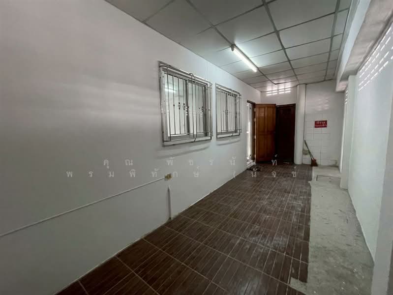 สำนักงาน 4 ชั้น 45 ตร.ว. สำนักงาน ติดถนนร่มเกล้า ใกล้ ม.เกษมบัณฑิต ร่มเกล้า ระหว่างซอยร่มเกล้า13-15, Bangkok, ถนนร่มเกล้า, Saen Sab, Min Buri, Bangkok, , 500 sqm, Office Space For Sale, by คุณ พัชรนันท์ พรมพิทักษ์ (นัจข์), 500202712 - DDproperty.com