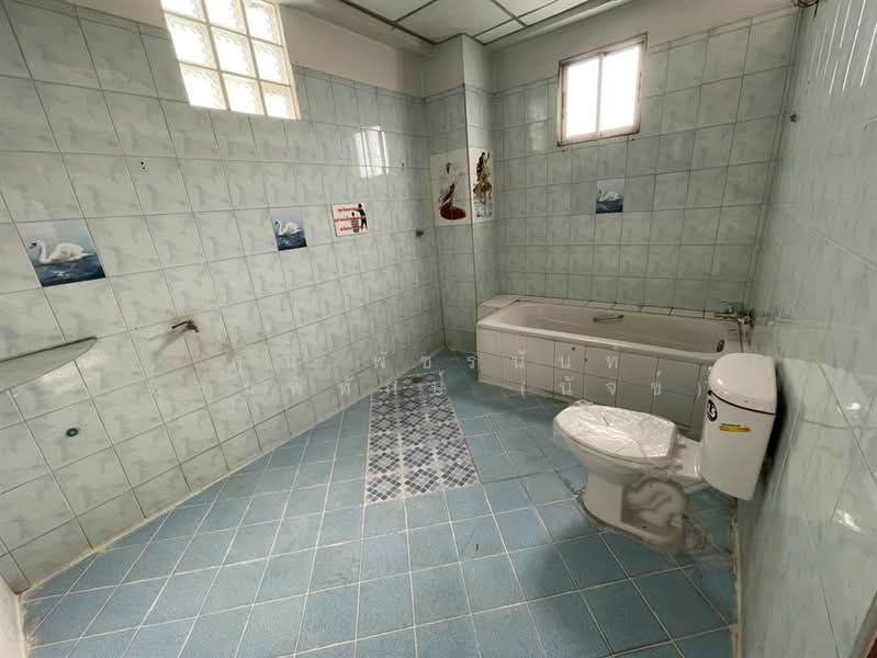 สำนักงาน 4 ชั้น 45 ตร.ว. สำนักงาน ติดถนนร่มเกล้า ใกล้ ม.เกษมบัณฑิต ร่มเกล้า ระหว่างซอยร่มเกล้า13-15, Bangkok, ถนนร่มเกล้า, Saen Sab, Min Buri, Bangkok, , 500 sqm, Office Space For Sale, by คุณ พัชรนันท์ พรมพิทักษ์ (นัจข์), 500202712 - DDproperty.com