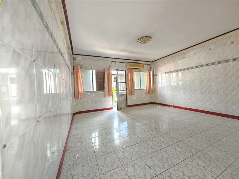 ขาย - อาคารพาณิชย์ 3.5 ชั้น 20 ตร.ว. อาคารพาณิชย์ ใกล้ตลาดน้ำท่าเรือศาลายา พุทธมณฑล นครปฐม, นครปฐม