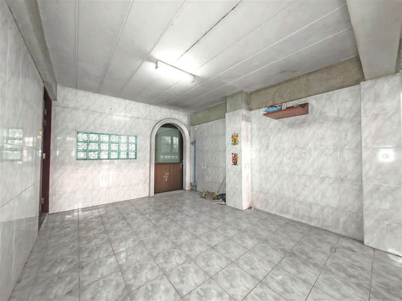 อาคารพาณิชย์ 3.5 ชั้น 20 ตร.ว. อาคารพาณิชย์ ใกล้ตลาดน้ำท่าเรือศาลายา พุทธมณฑล นครปฐม, Nakhon Pathom, Salaya, Phuttha Mon Thon, Nakhon Pathom, , 150 sqm, Shophouse For Sale, by คุณ กันตภณ จักกาวิรักษ์ (บอย), 500202720 - DDproperty.com