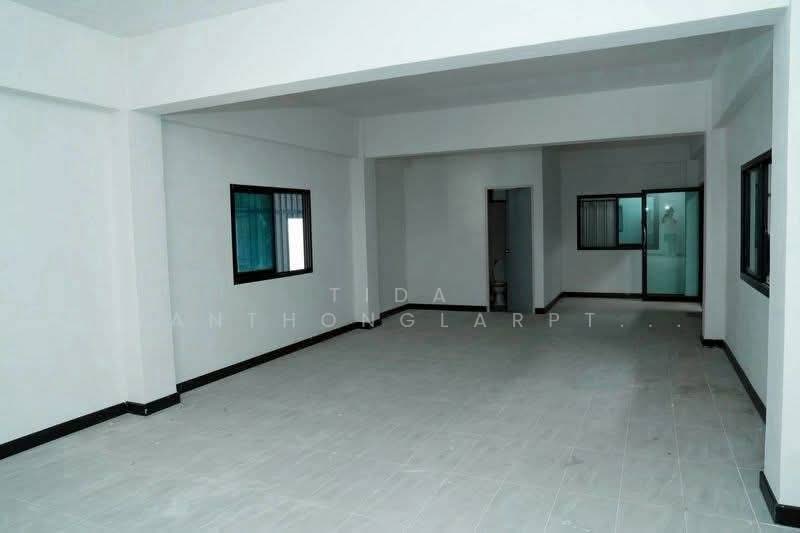 Warehouse with office space for rent, Sridan 22, 9m high, 5-ton load capacity, near the BTS Skytrain, Samut Prakan, Bang Kaeo, Bang Plee, Samut Prakan, , 600 sqm, Warehouse/Factory For Rent, by Tida phanthonglarptawee, 500202757 - DDproperty.com