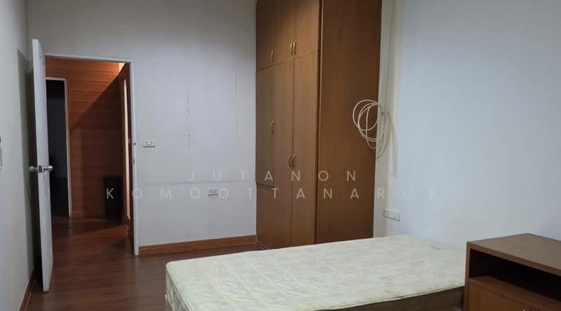 ขายทาวน์เฮาส์ 2 ชั้น ม.อมรพันธ์ 9 ซ.เสนานิคม 1 ลาดพร้าว ทำเลดี เดินทางสะดวก ใกล้BTS เสนานิคม, Bangkok, Lat Phrao, Lat Phrao, Bangkok, 2 Bedrooms, 68 sqm, Townhouse For Sale, by Jutanon Komoottanaruk, 500202759 - DDproperty.com